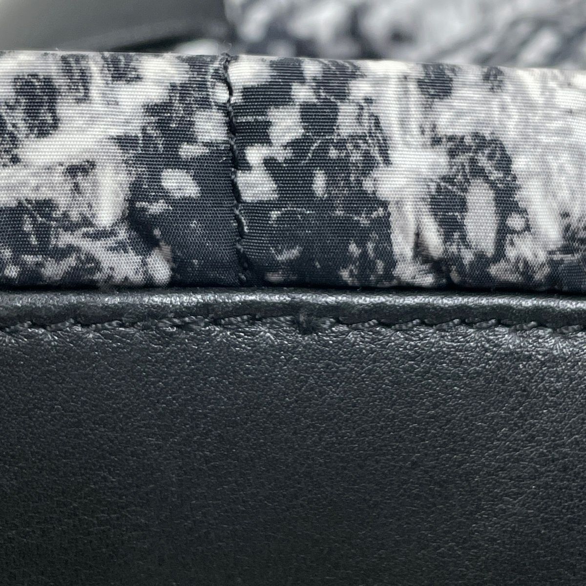 Chanel CC Logo Tote Tweed Print Nylon White Black — view 6