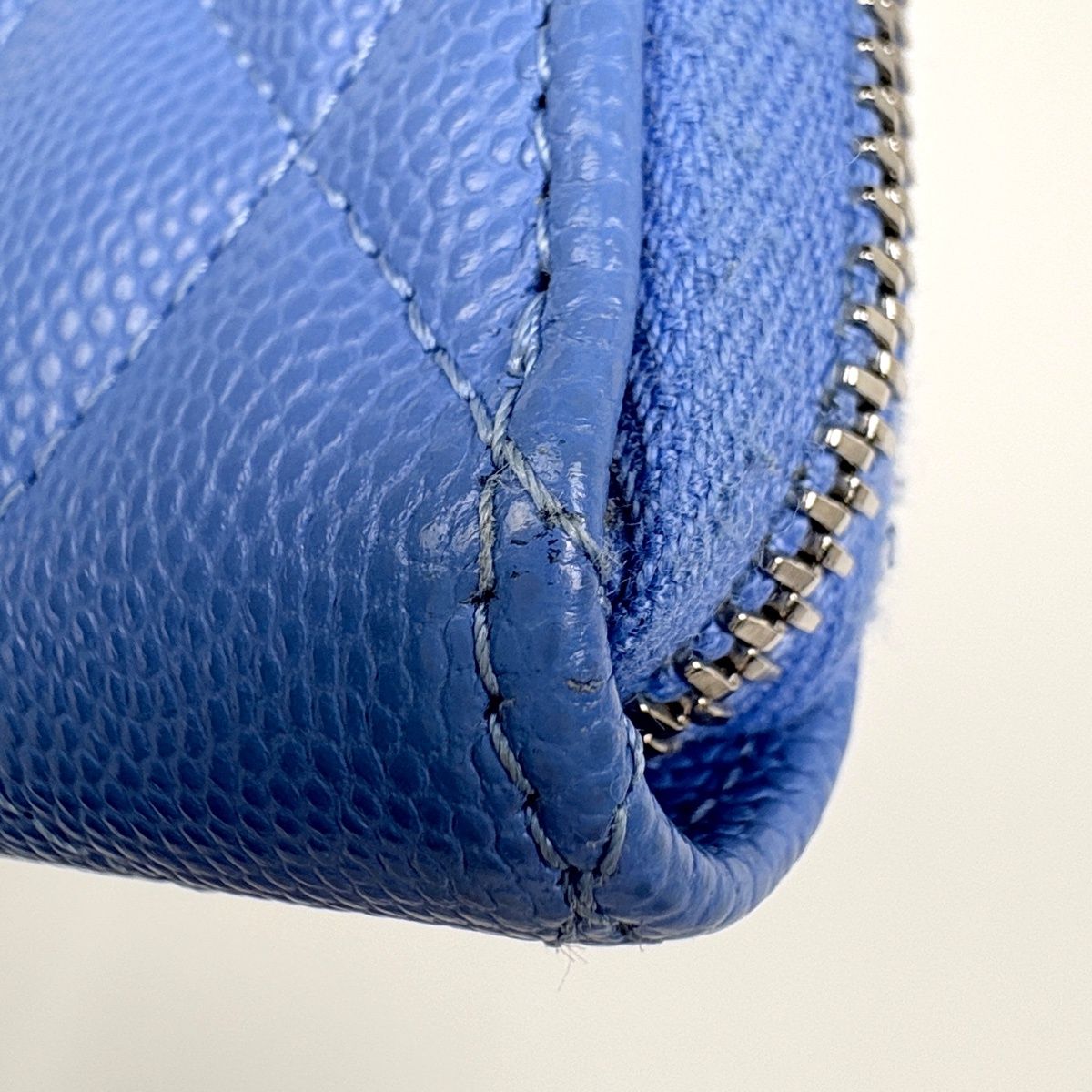 Chanel CC Logo Zip Around Coin Case Card Quilted Caviar Leather Blue — view 3