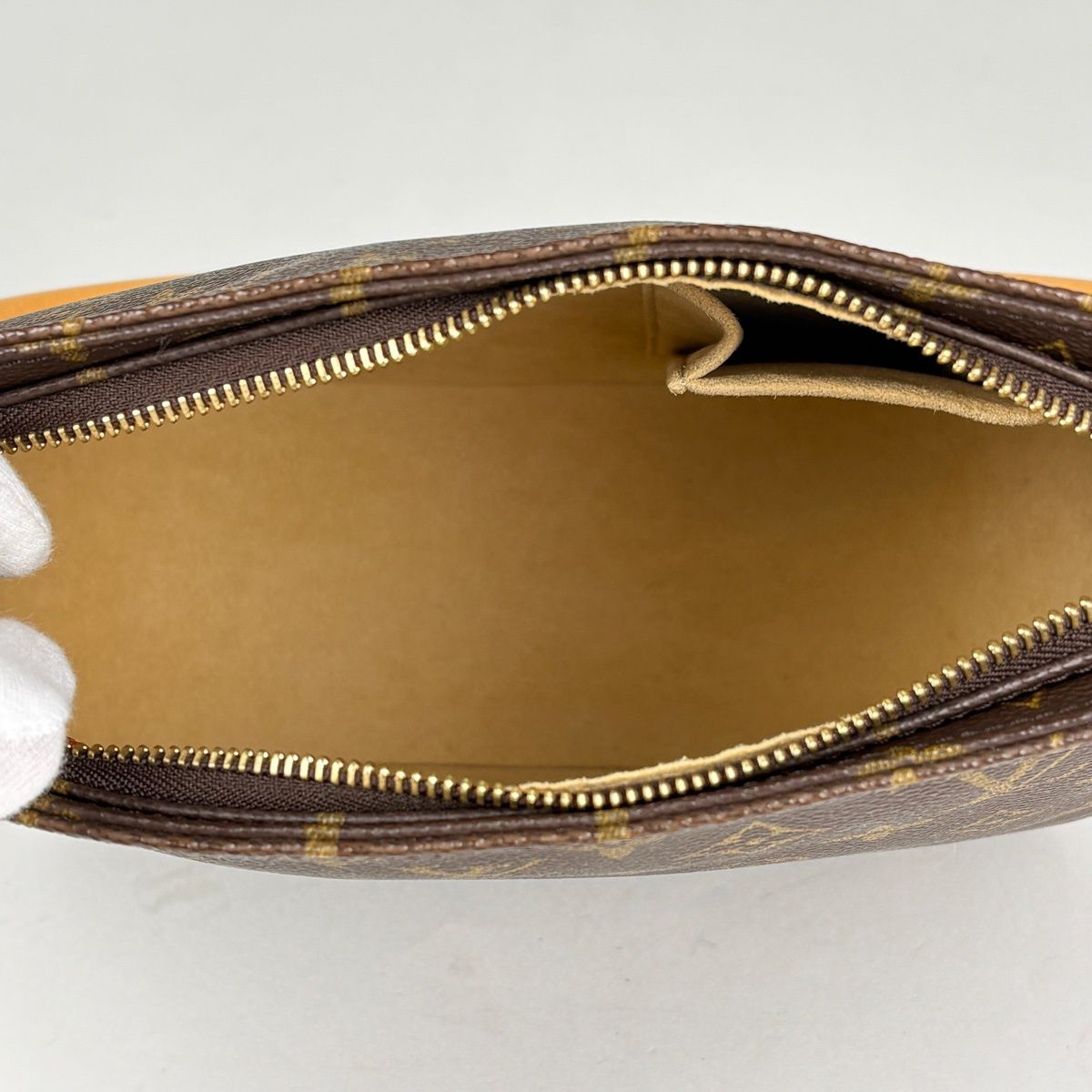 Louis Vuitton Looping Shoulder Bag Monogram Brown — view 7
