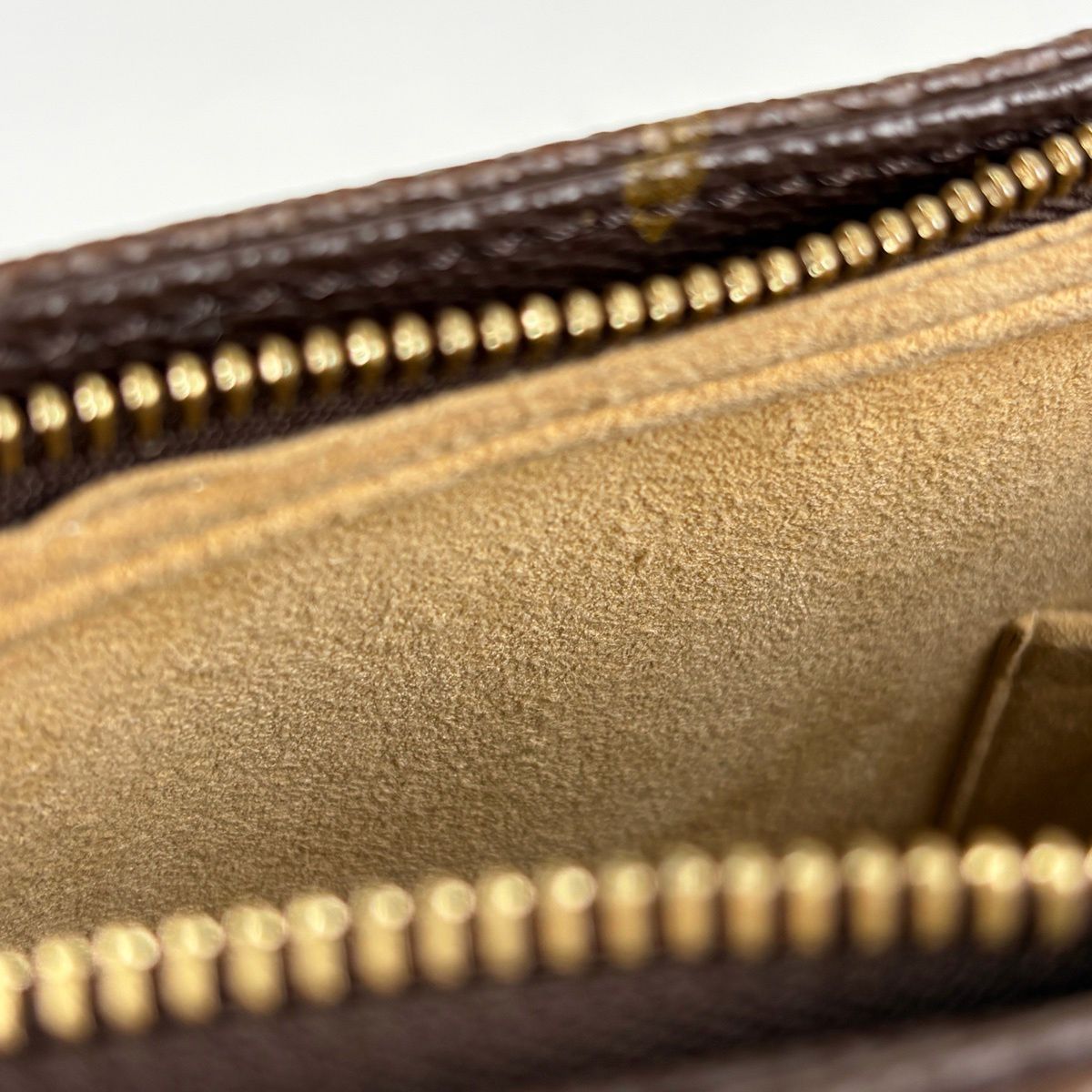 Louis Vuitton Looping Shoulder Bag Monogram Brown — view 6