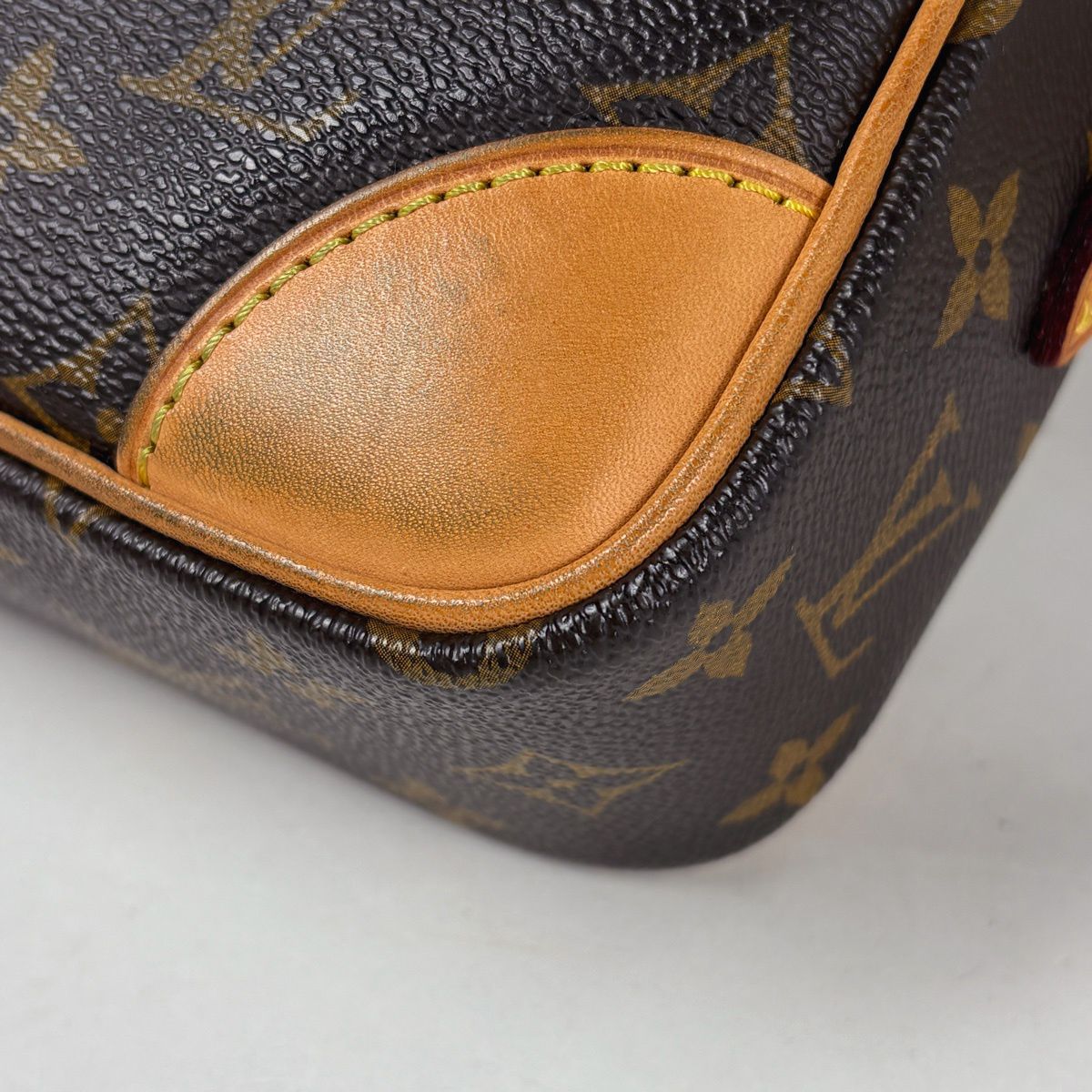Louis Vuitton Trocadero 27 Shoulder Bag Monogram Brown — view 3