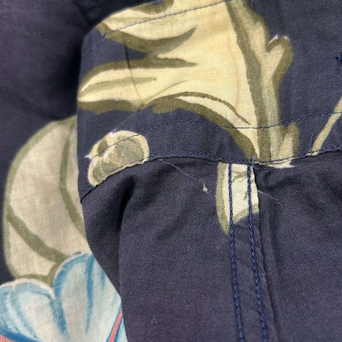 Gucci Long Sleeve Shirt Navy Multi Tropical Pattern — view 6