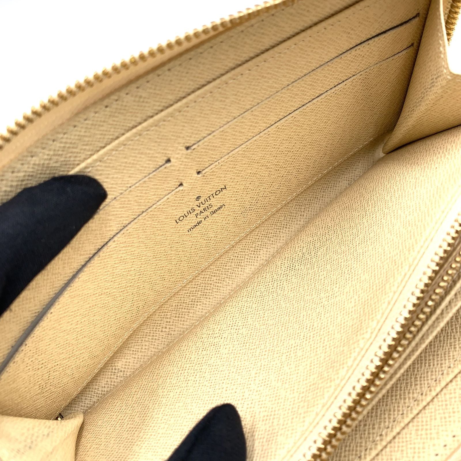 Louis Vuitton Zippy Wallet Damier Azur Leather White Round Gold — view 9