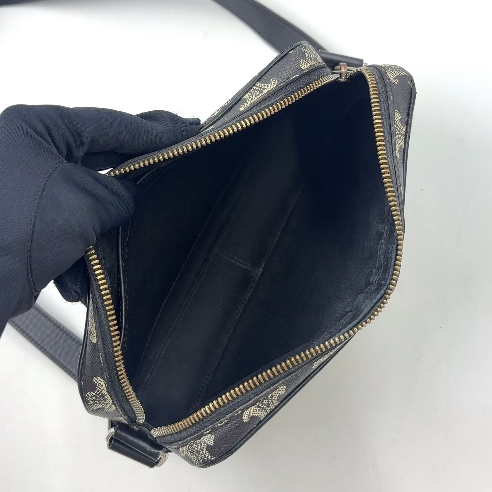 Celine Horizontal Leather Black White Shoulder Bag Silver — view 3