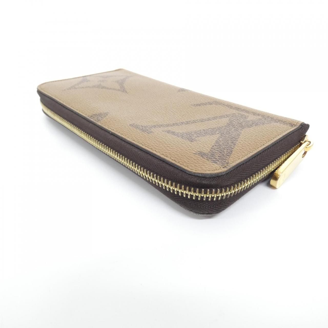 Louis Vuitton Monogram Giant Zippy Wallet — view 3