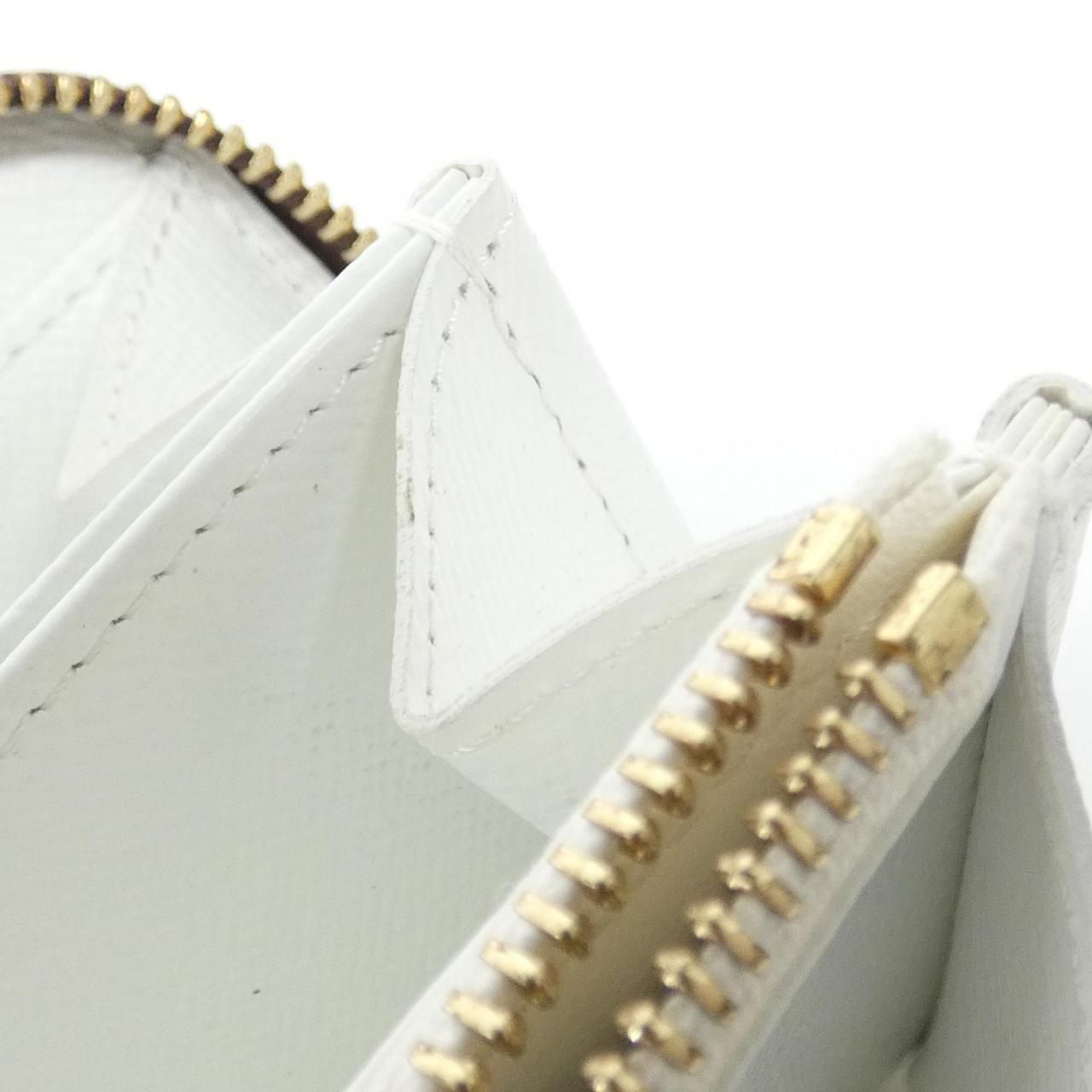 Louis Vuitton Monogram Pumpkin Dot Zippy Wallet — view 6