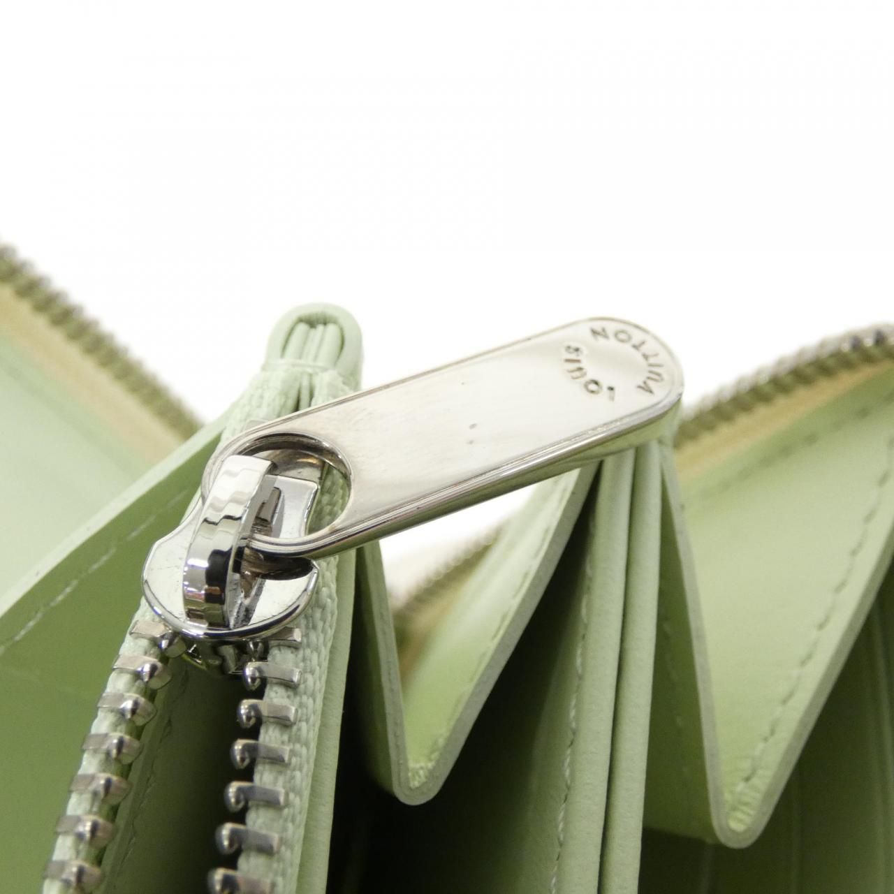 Louis Vuitton Mahina Zippy Wallet — view 5