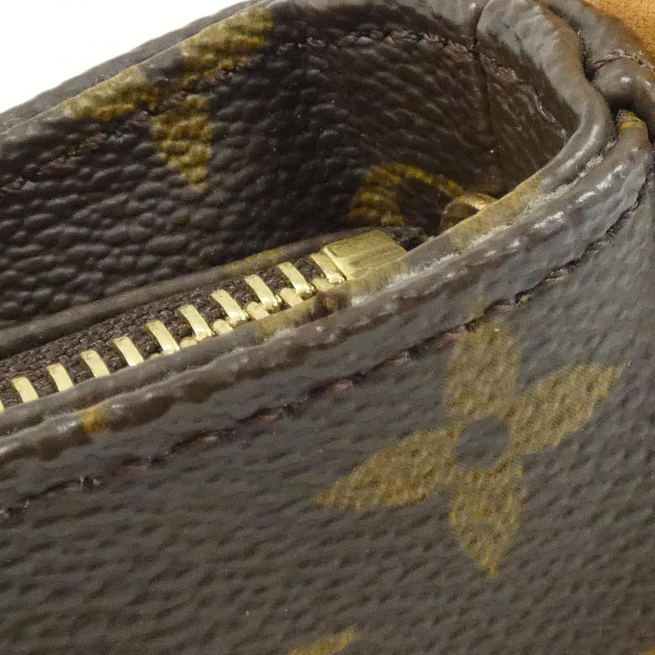 Louis Vuitton Monogram Looping Shoulder — view 4