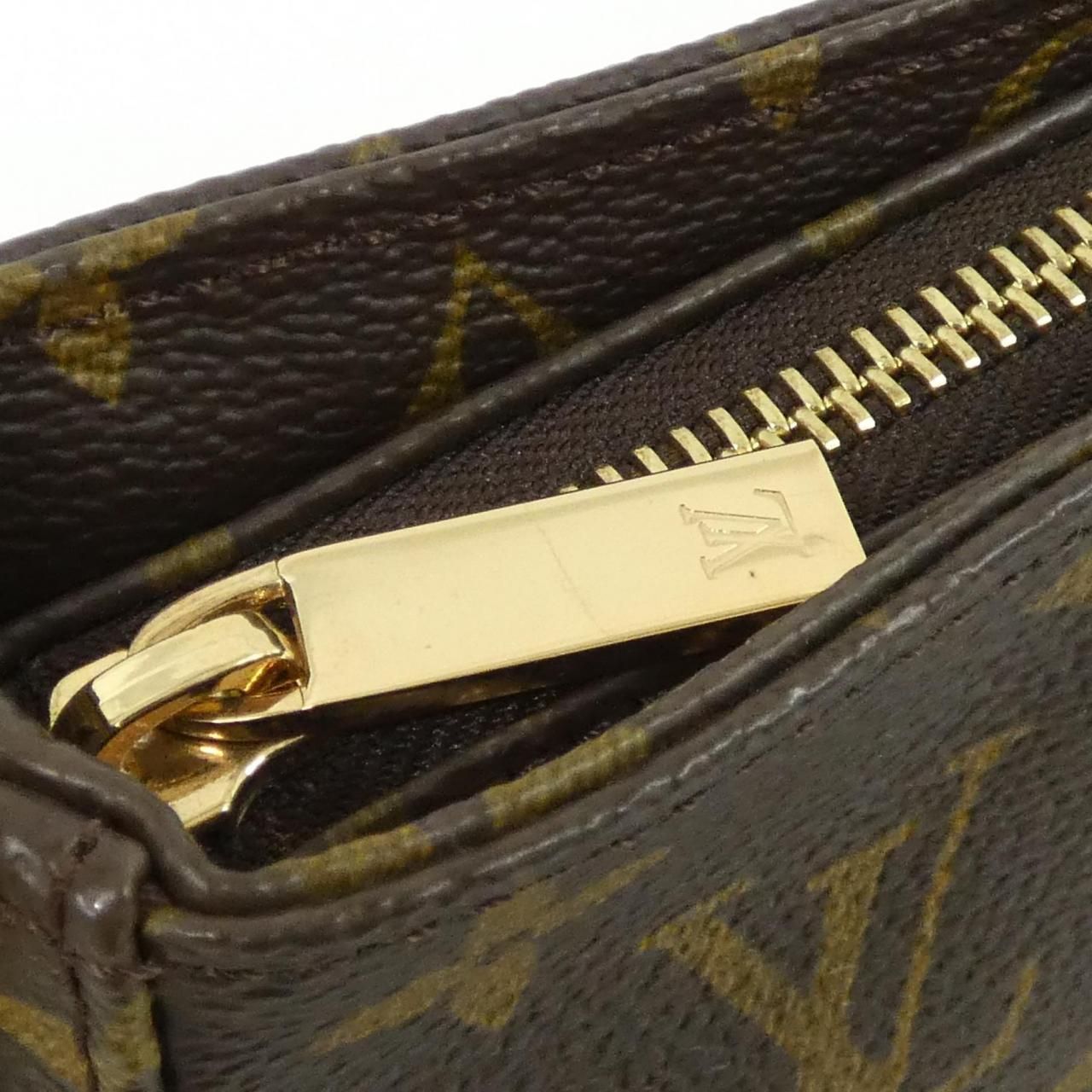 Louis Vuitton Monogram Looping Shoulder — view 3