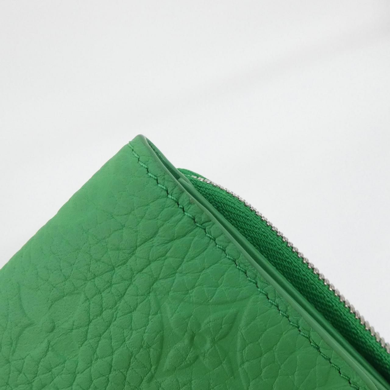 Louis Vuitton Taurillon Monogram Portefeuille Pilot Wallet — view 3