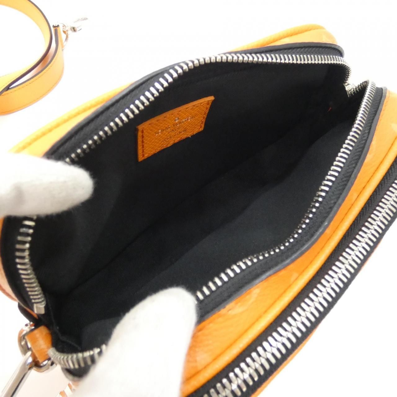 Louis Vuitton Taiga Llama Alpha Wearable Wallet Shoulder — view 8