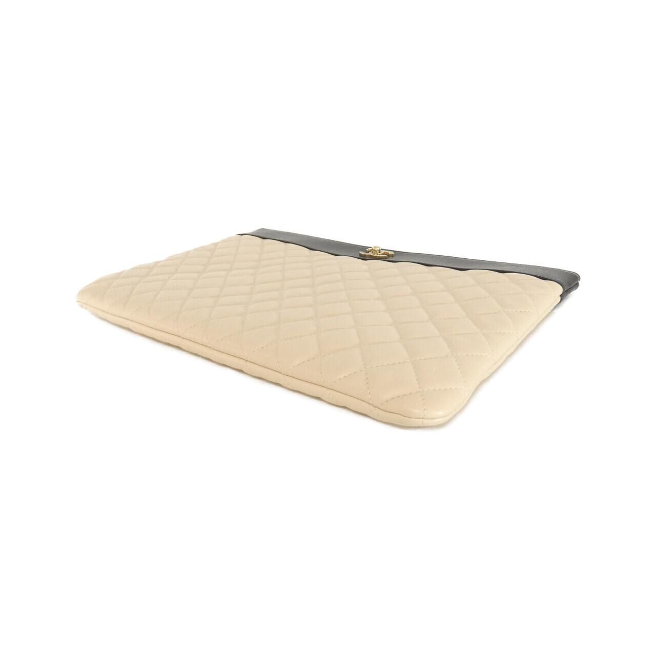 Chanel Pouch Beige — view 3