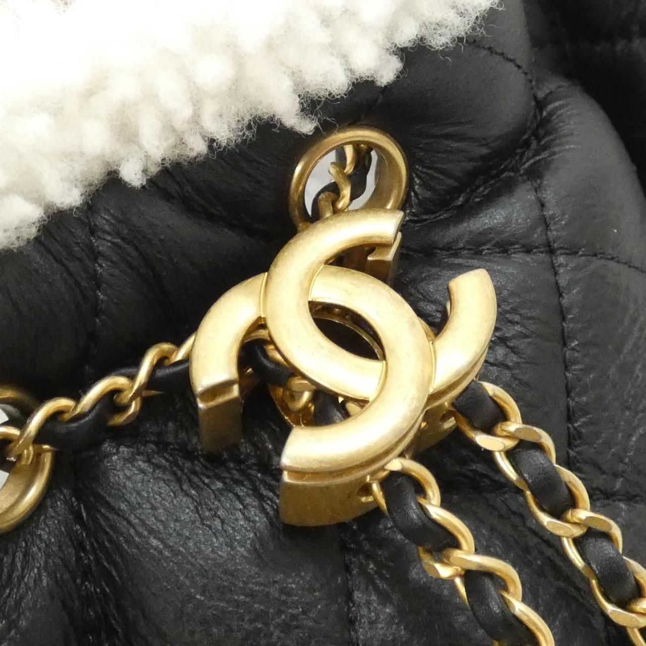Chanel 25 Line Small Shoulder — view 6