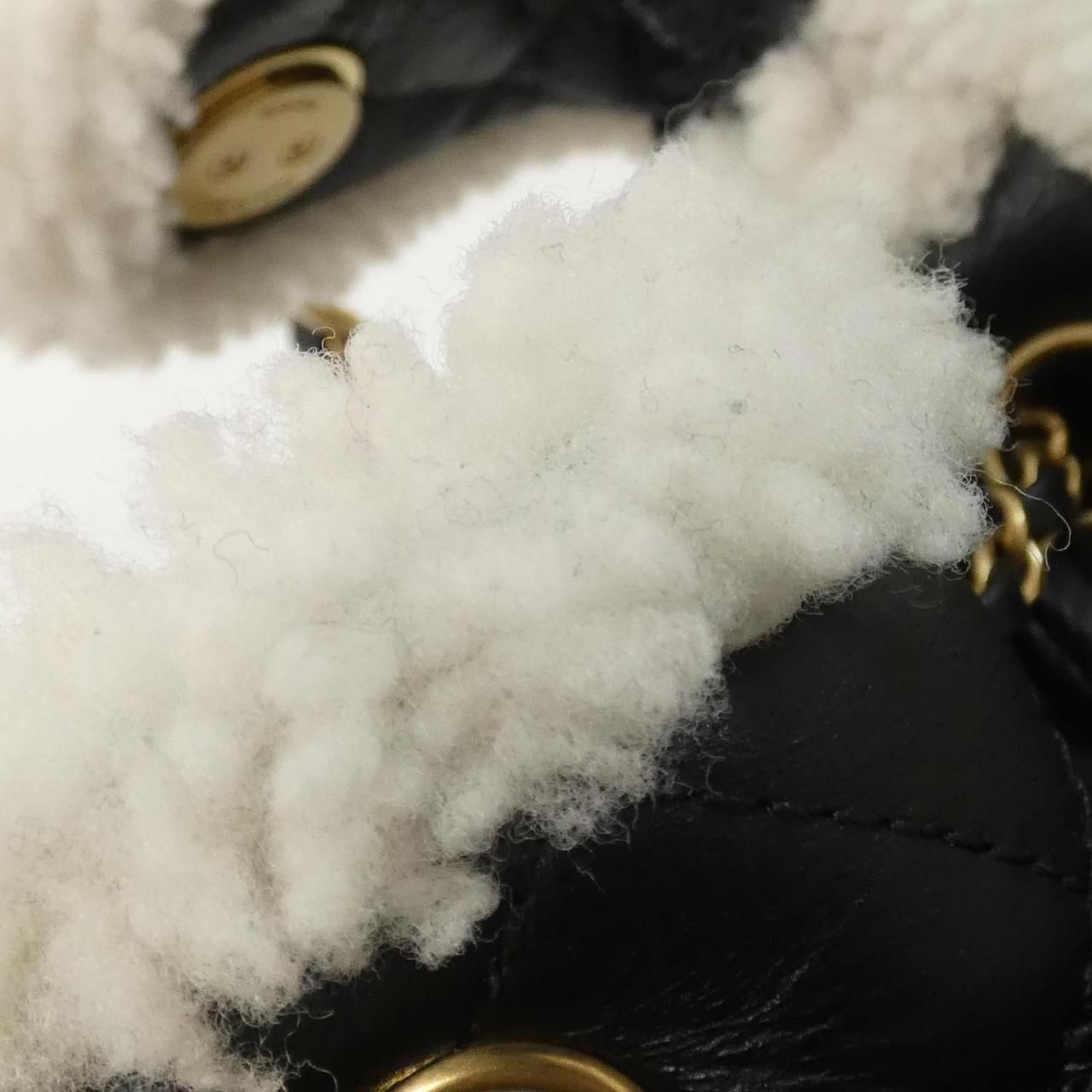 Chanel 25 Line Small Shoulder — view 4
