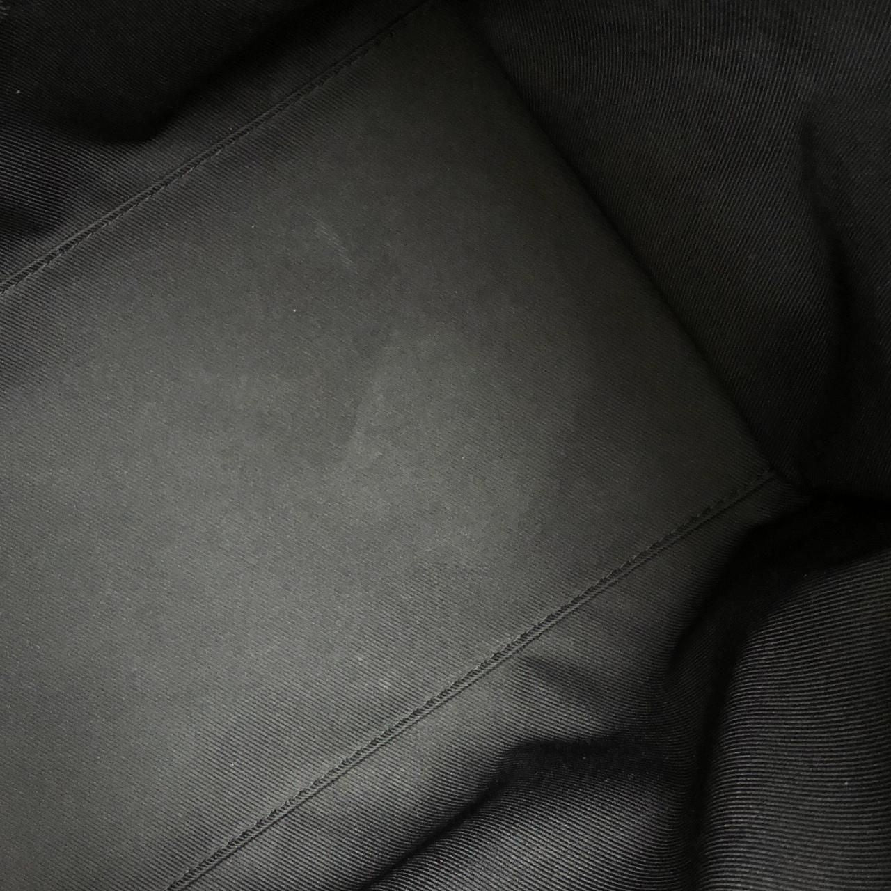 Louis Vuitton Taurillon Monogram Sac Plat — view 7
