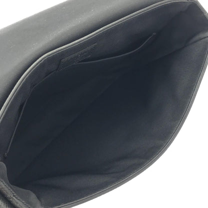 Louis Vuitton Taiga District PM Shoulder — view 7