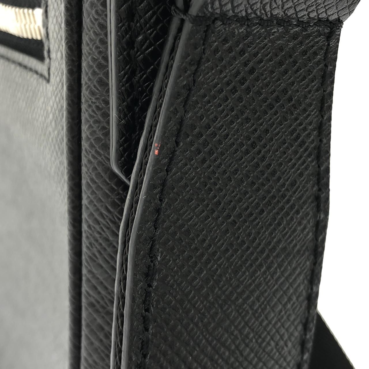 Louis Vuitton Taiga District PM Shoulder — view 5
