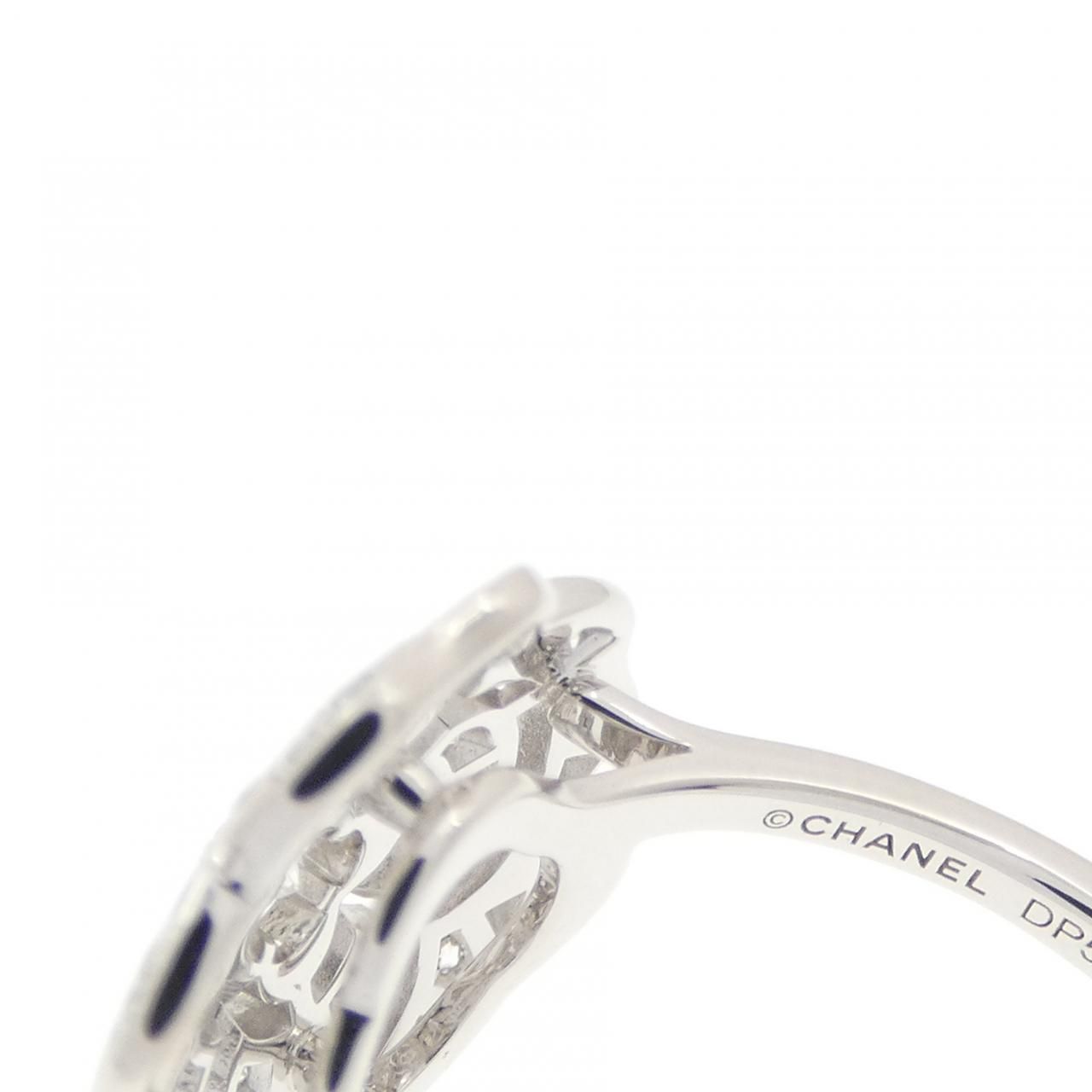 Chanel Camellia Ring White Gold — view 4