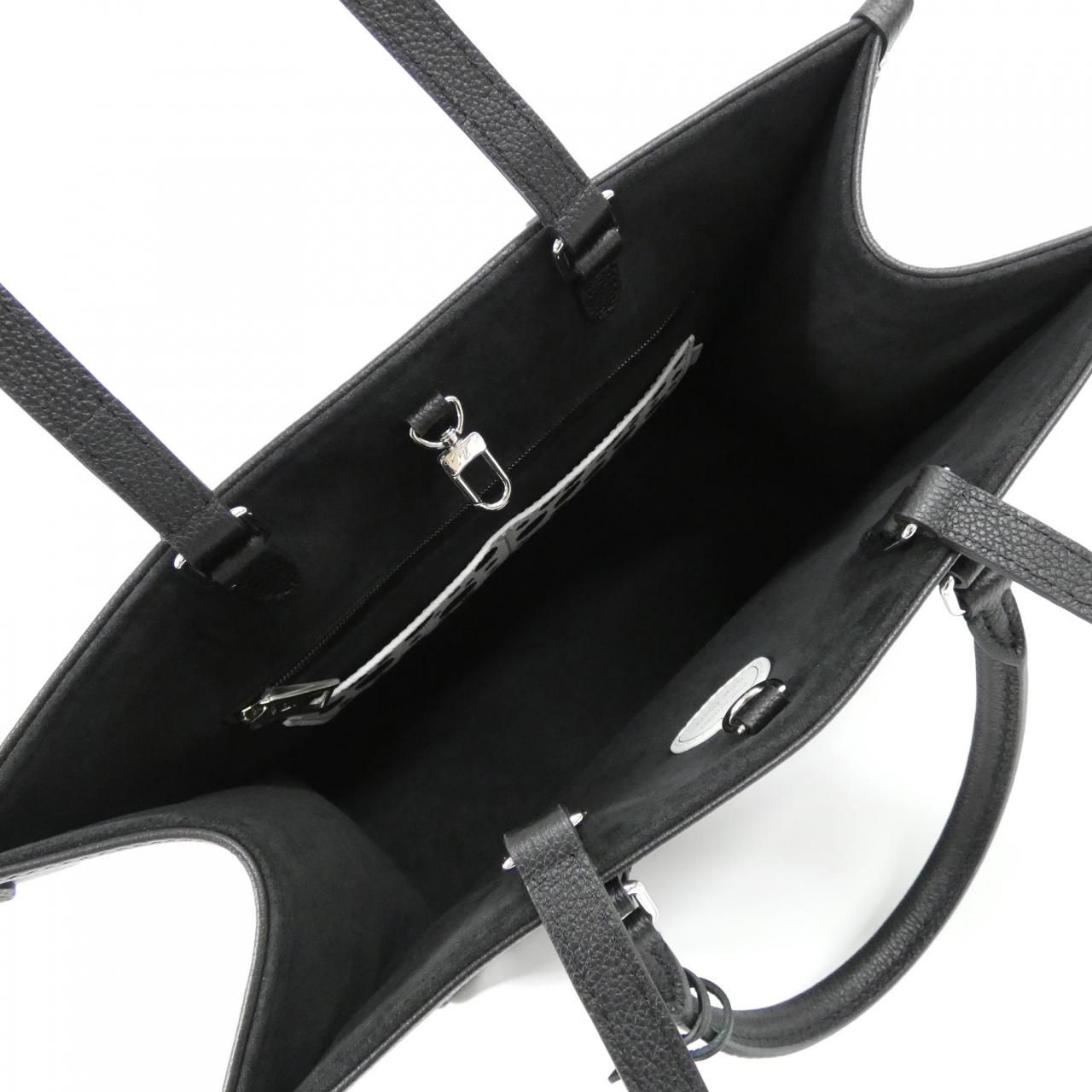 Louis Vuitton Taurillon On The Go — view 4