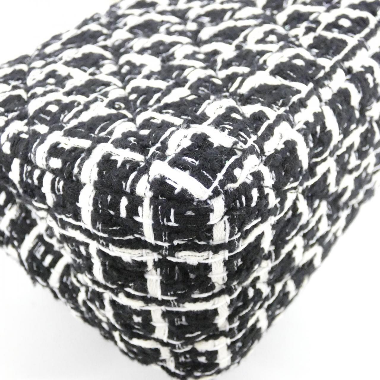 Chanel Shoulder Bag Black — view 3