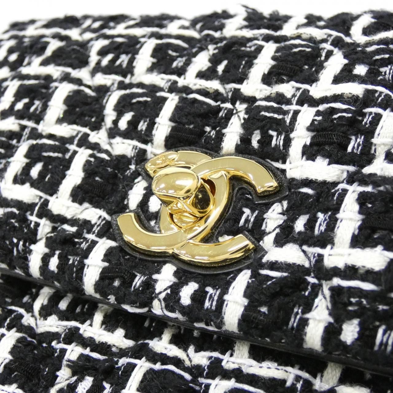 Chanel Shoulder Bag Black — view 4