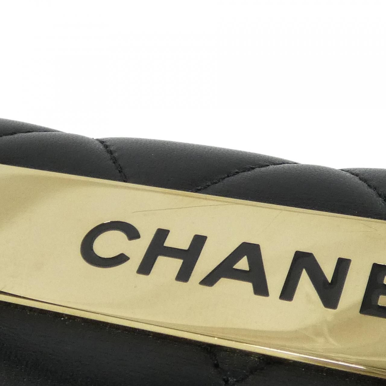 Chanel Bag Handbag Black — view 4