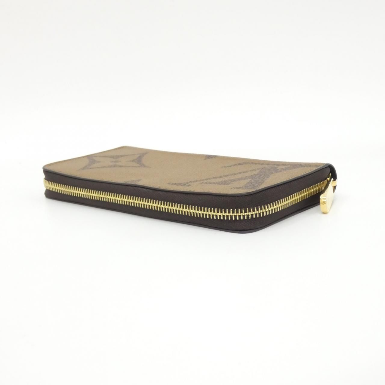 Louis Vuitton Monogram Giant Zippy Wallet — view 3