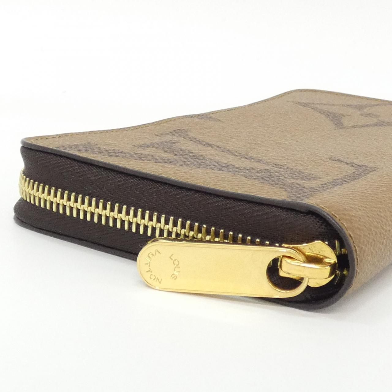 Louis Vuitton Monogram Giant Zippy Wallet — view 4
