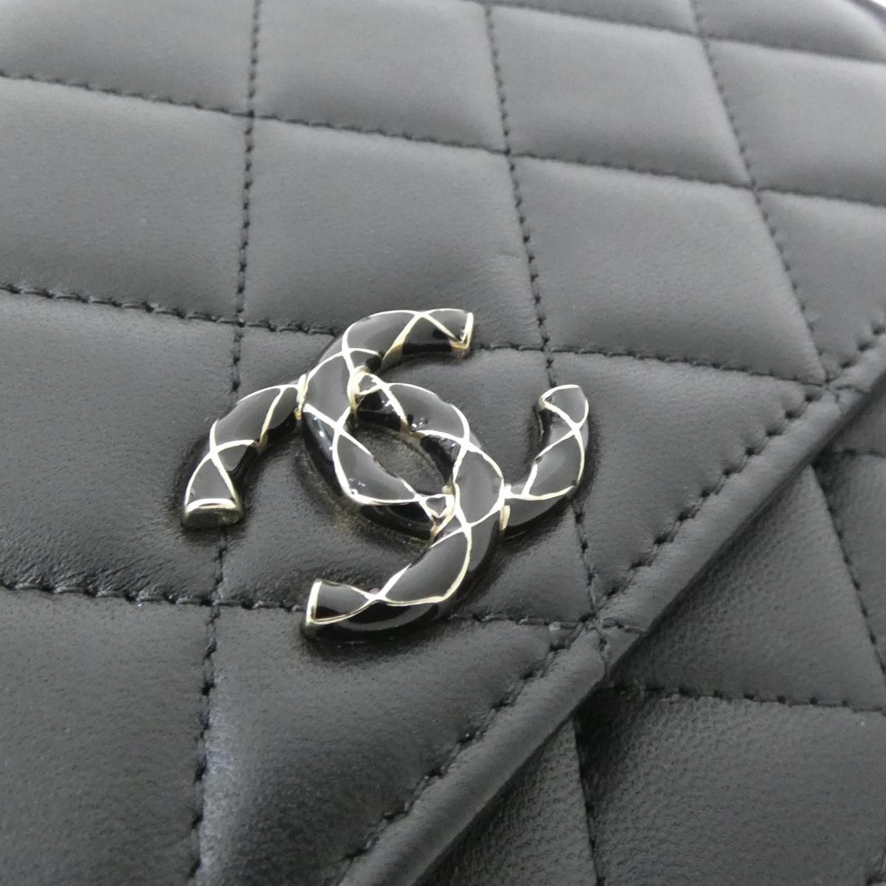 Chanel Chain Shoulder Bag Black — view 4