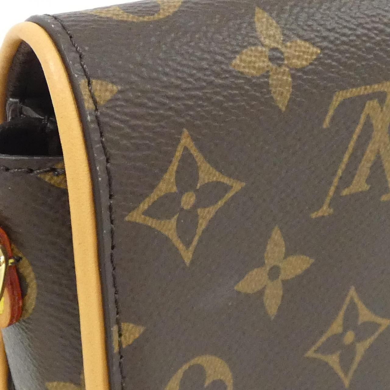 Louis Vuitton Monogram Pochette Camille Shoulder — view 4