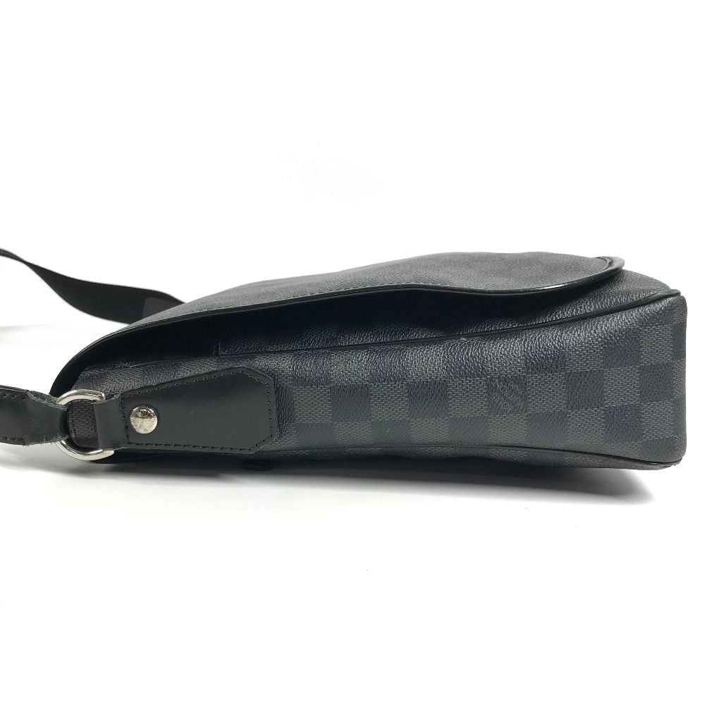 Louis Vuitton Shoulder Bag Daniel GM Damier Graphite Canvas Black — view 4