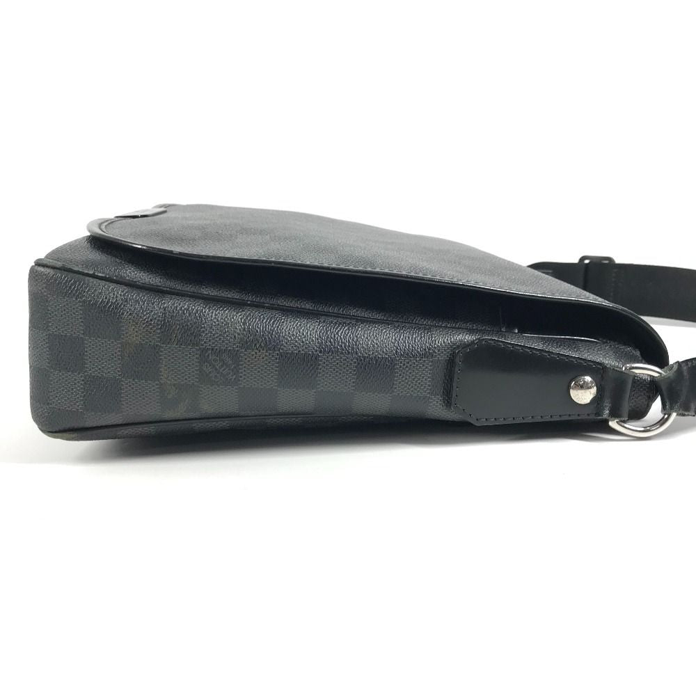 Louis Vuitton Shoulder Bag Daniel GM Damier Graphite Canvas Black — view 3