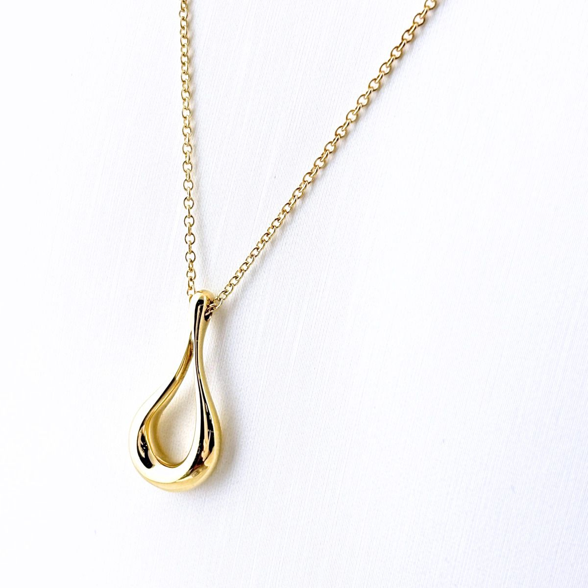 Tiffany & Co Open Teardrop Necklace YG Yellow Gold