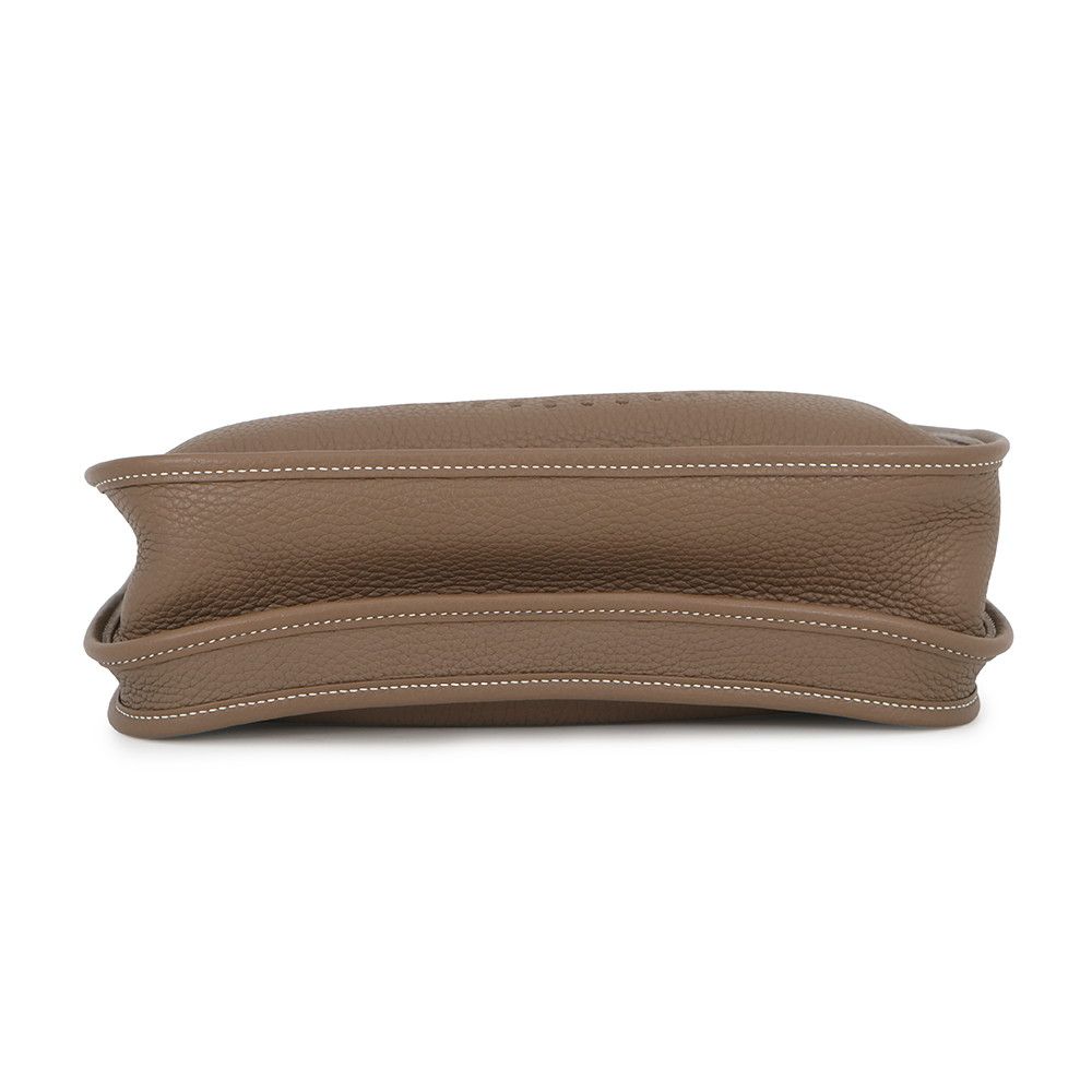Hermes Shoulder Bag Evelyne 3 PM Etoupe Gold Taurillon Clemence — view 3