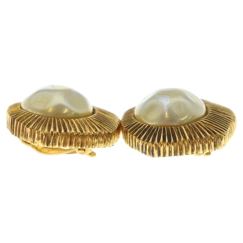 Chanel Pearl Earrings White Gold — view 4