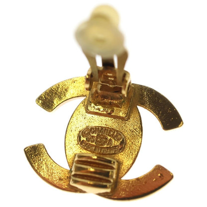 Chanel CC Logo Turnlock Earrings Gold — view 6