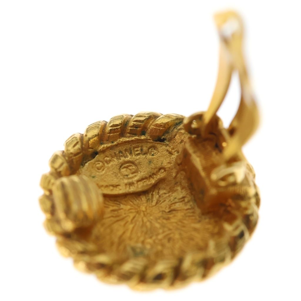 Chanel CC Logo Round Earrings Gold — view 5