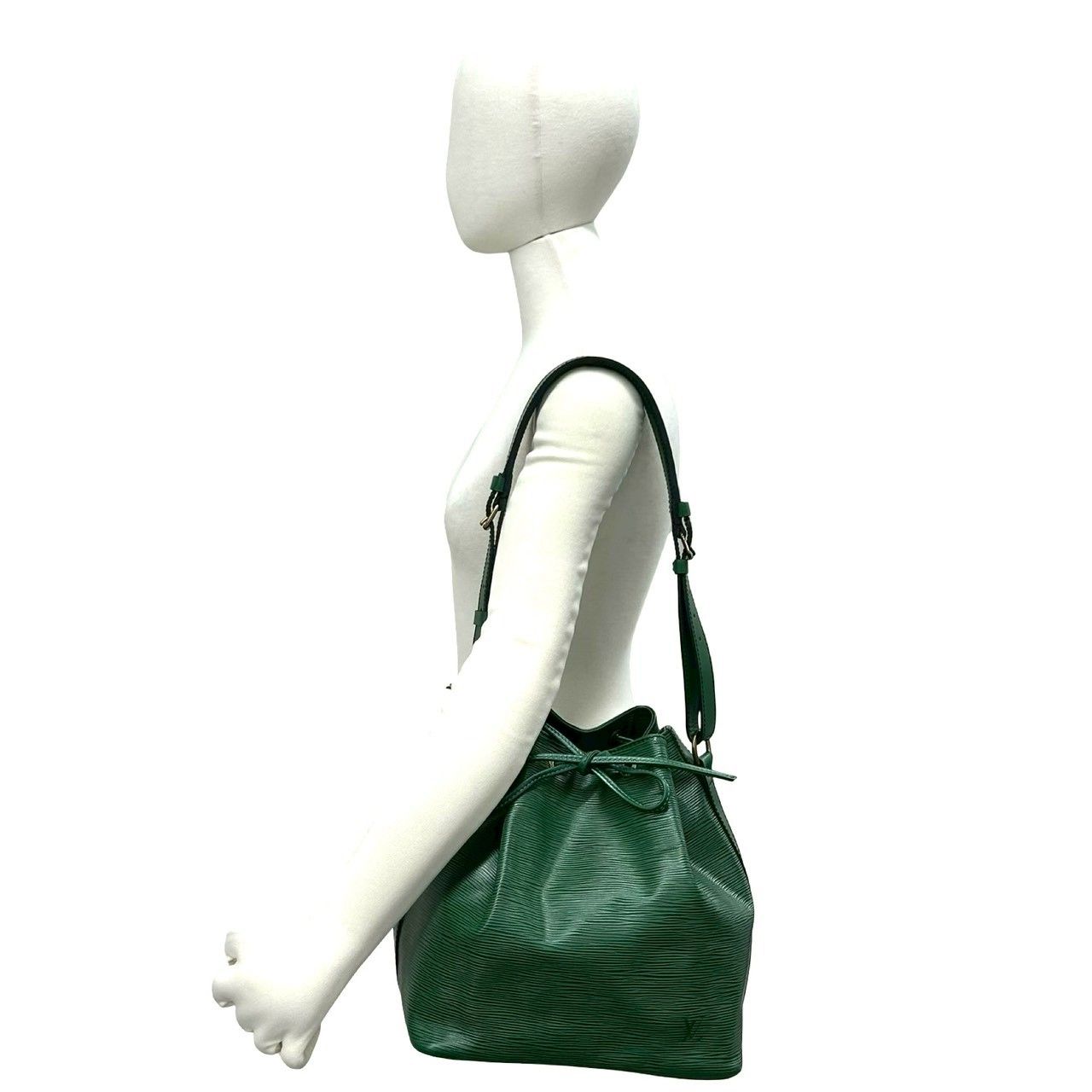 Louis Vuitton Vintage Petit Noe Epi Leather Drawstring Shoulder Bag Borneo Green — view 2