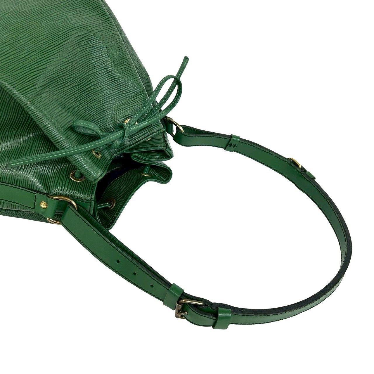 Louis Vuitton Vintage Petit Noe Epi Leather Drawstring Shoulder Bag Borneo Green — view 4