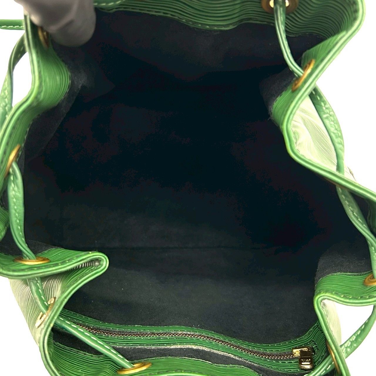 Louis Vuitton Vintage Petit Noe Epi Leather Drawstring Shoulder Bag Borneo Green — view 9