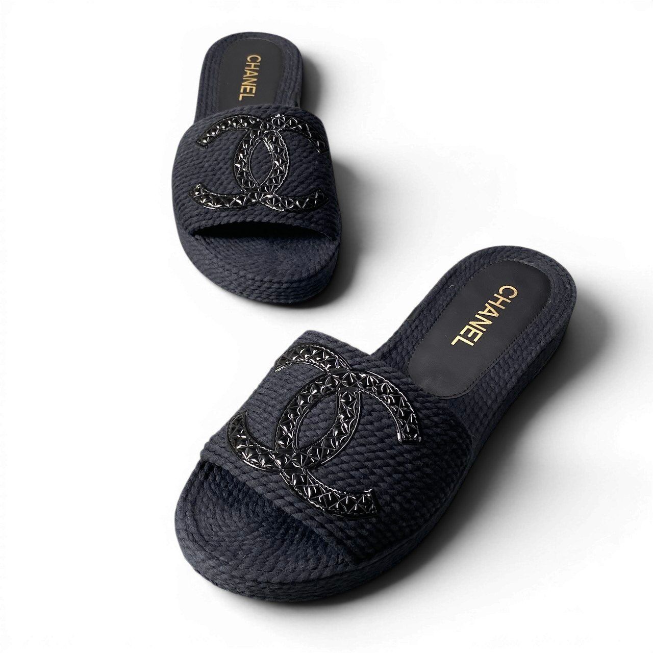 Chanel Cruise Line CC Logo Flat Sandals 39 Black — view 5