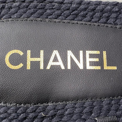 Chanel Cruise Line CC Logo Flat Sandals 39 Black — view 8