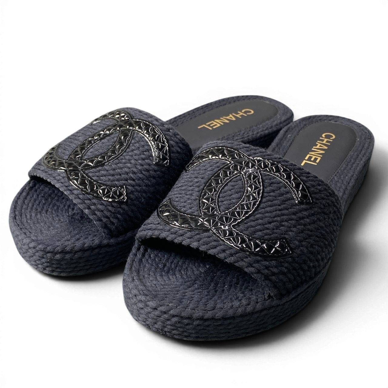 Chanel Cruise Line CC Logo Flat Sandals 39 Black — view 2