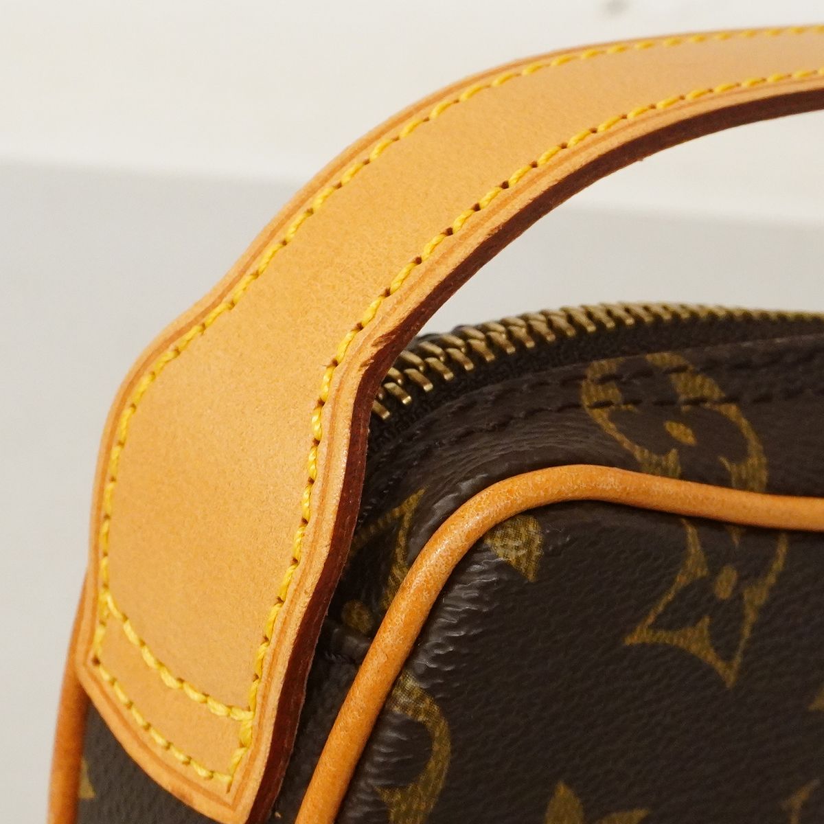 Louis Vuitton Shoulder Bag Monogram Pochette Croissant Brown — view 7