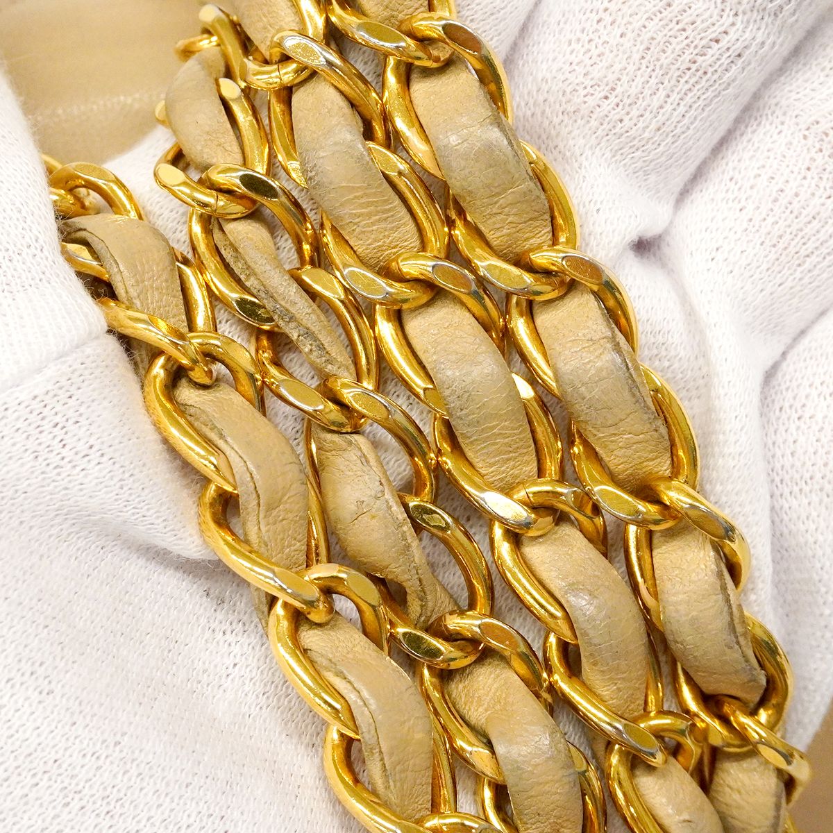 Chanel Shoulder Bag Diana Lambskin Beige Gold — view 8