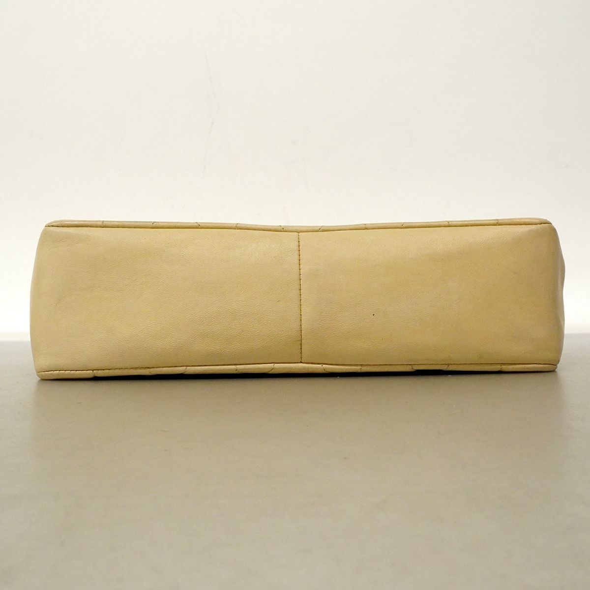 Chanel Shoulder Bag Diana Lambskin Beige Gold — view 3