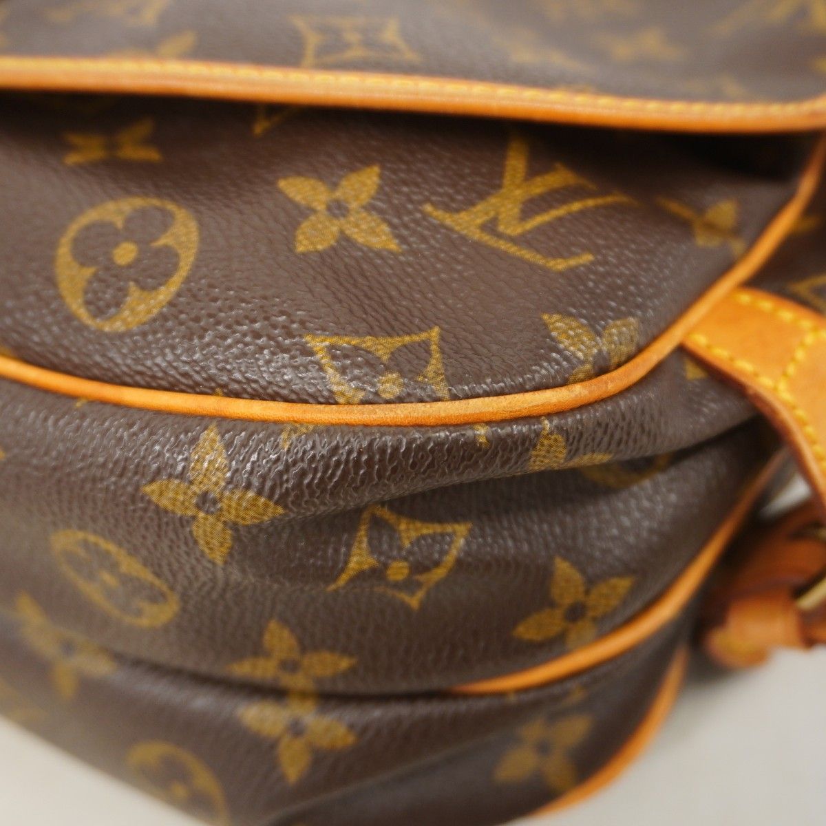 Louis Vuitton Shoulder Bag Monogram Saumur 30 Brown — view 7