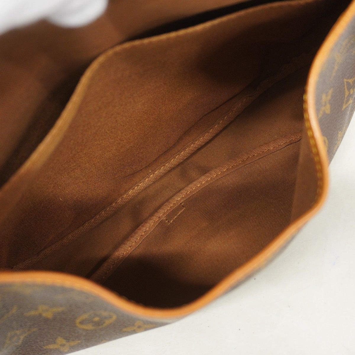 Louis Vuitton Shoulder Bag Monogram Saumur 30 Brown — view 4