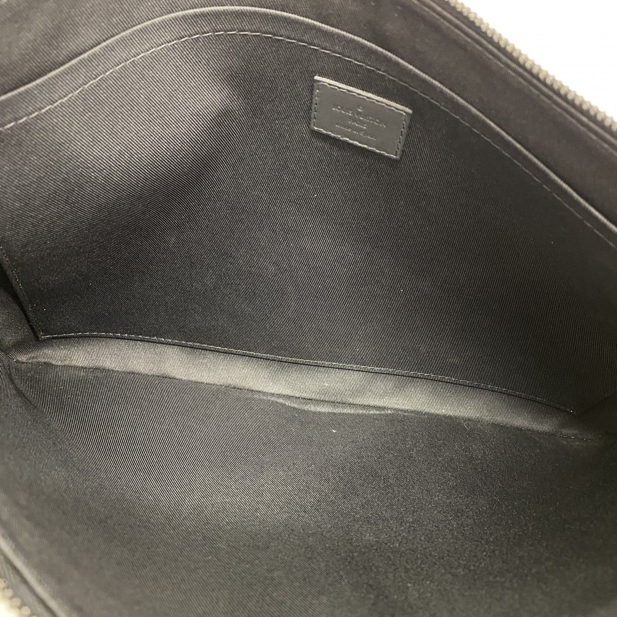 Louis Vuitton Clutch Monogram Shadow Pochette Discovery Black — view 4