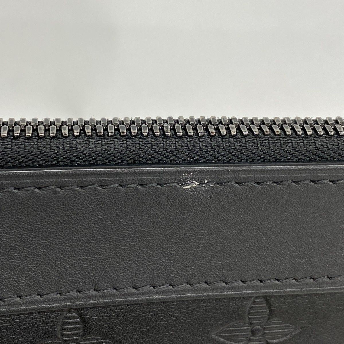 Louis Vuitton Clutch Monogram Shadow Pochette Discovery Black — view 8
